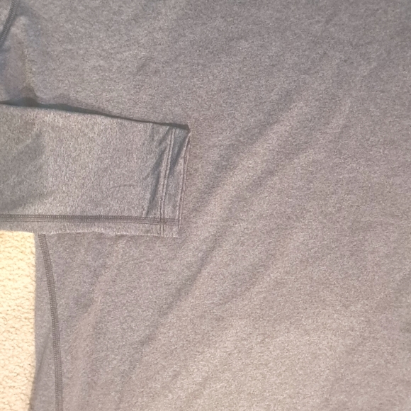 UNDER ARMOUR HEATGEAR TOP  XL - Picture 6 of 12